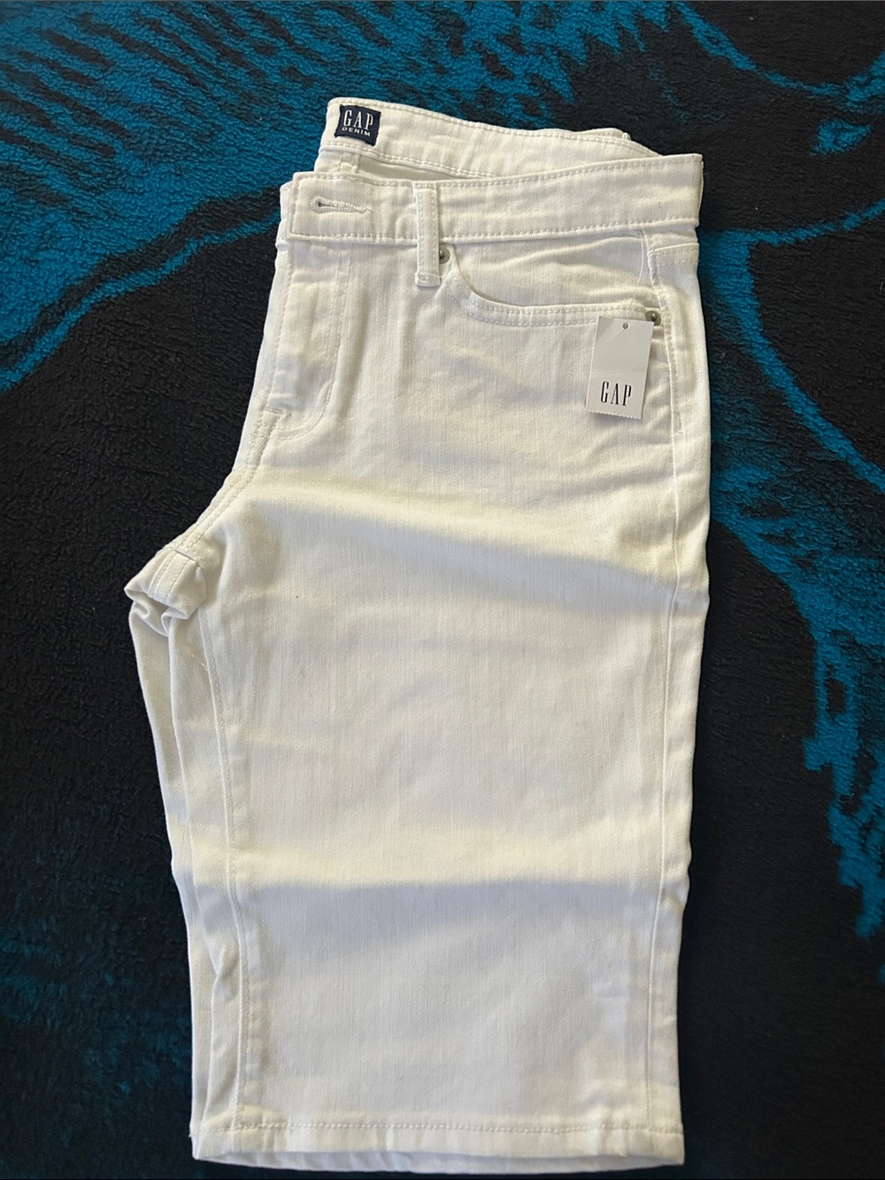 GAP White Denim Capri Jeans